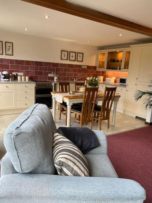 Woodland View At Hewish Mill Holiday home Bittadon