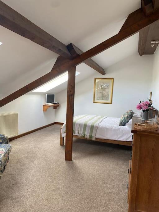 Woodland View At Hewish Mill Holiday home Bittadon